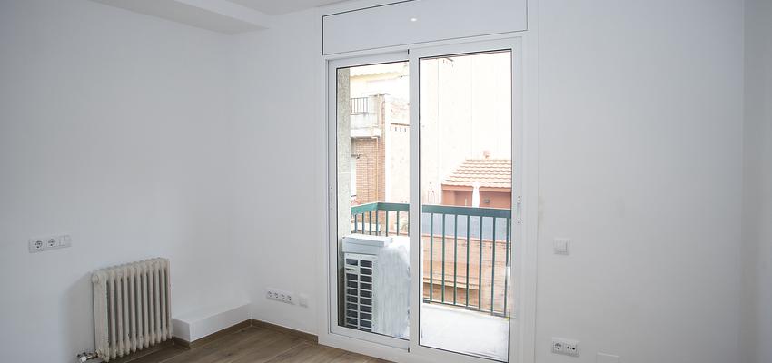 Dormitorio Estilo contemporaneo Color marron, blanco, gris  diseñado por grupoinventia | Arquitecto Técnico | Copyright Grupo Inventia