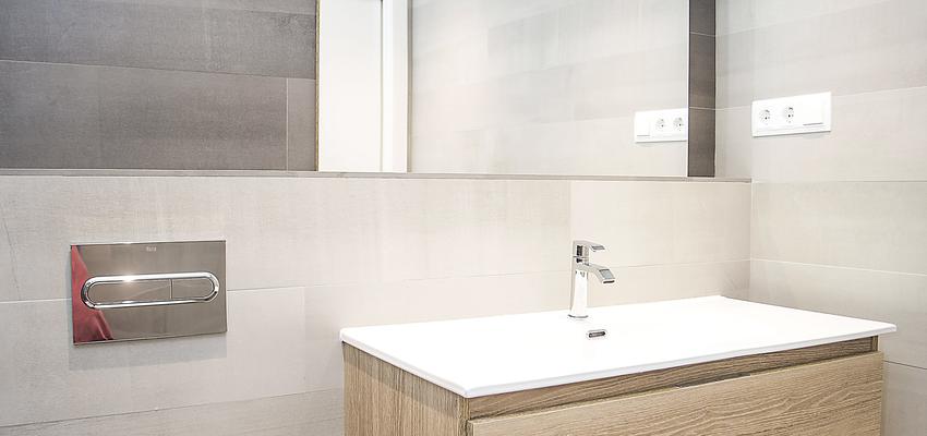 Baño Estilo moderno Color marron, blanco, gris  diseñado por grupoinventia | Arquitecto Técnico | Copyright Grupo Inventia