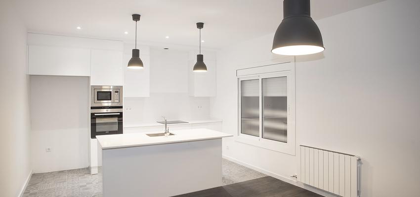 Cocina Estilo moderno Color marron, blanco, gris  diseñado por grupoinventia | Arquitecto Técnico | Copyright Grupo Inventia