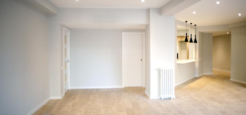 Salon Estilo contemporaneo Color beige, marron, blanco  diseñado por grupoinventia | Arquitecto Técnico | Copyright Grupo Inventia