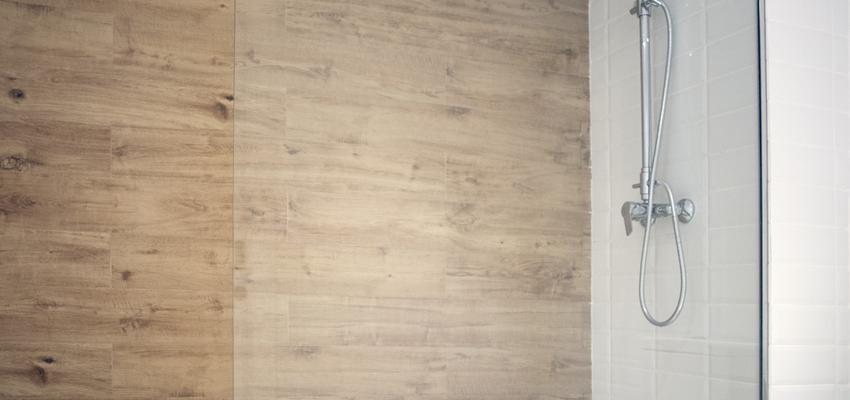 Baño Estilo moderno Color marron, blanco, gris  diseñado por grupoinventia | Arquitecto Técnico | Copyright Grupo Inventia