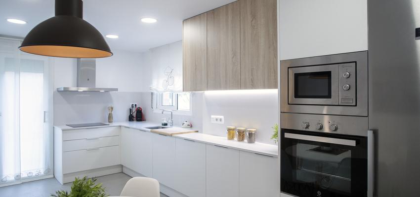 Cocina Estilo moderno Color beige, blanco, gris  diseñado por grupoinventia | Arquitecto Técnico | Copyright Grupo Inventia