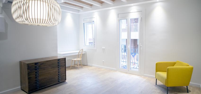 Salon Estilo contemporaneo Color amarillo, beige, blanco  diseñado por grupoinventia | Arquitecto Técnico | Copyright Grupo Inventia