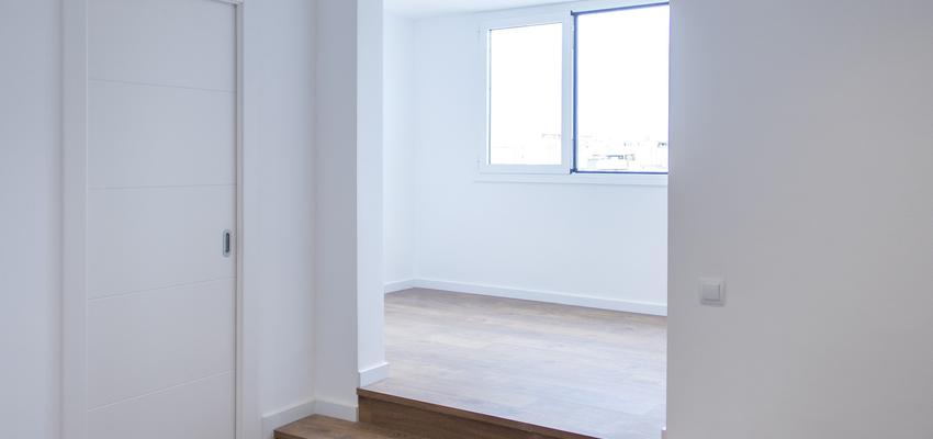 Salon Estilo moderno Color marron, blanco, gris  diseñado por grupoinventia | Arquitecto Técnico | Copyright Grupo Inventia