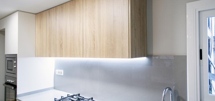 Cocina Estilo moderno Color beige, blanco, gris  diseñado por grupoinventia | Arquitecto Técnico | Copyright Grupo Inventia