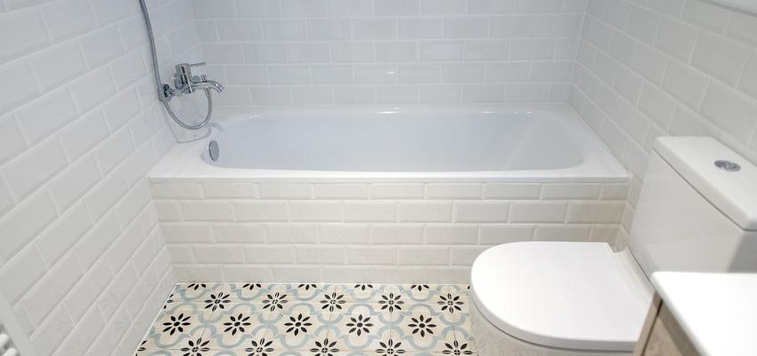 Baño Estilo vintage Color azul cielo, beige, blanco  diseñado por grupoinventia | Arquitecto Técnico | Copyright Grupo Inventia