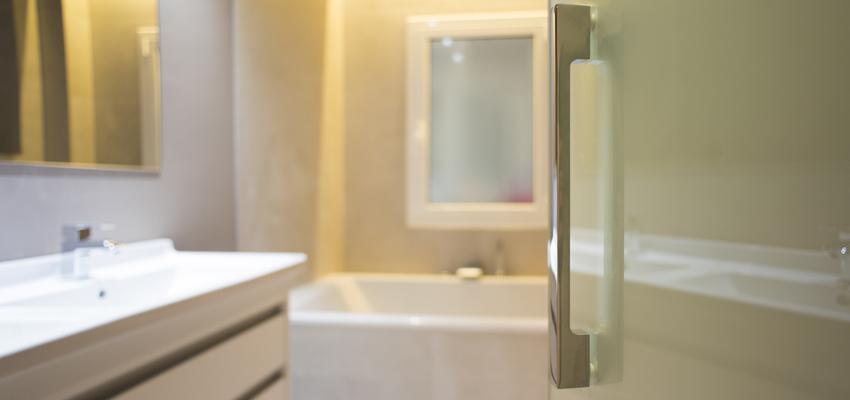 Baño style contemporaneo color beige, blanco  diseñado por Global Projects | Arquitecto Técnico | Copyright Alicia Garcia/photography