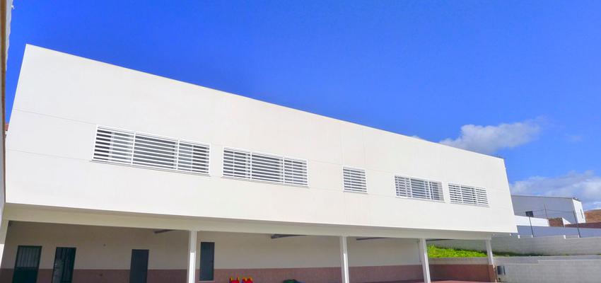 Exterior style moderno color marron, blanco  diseñado por 2gArchitect EIDAD | Arquitecto 
