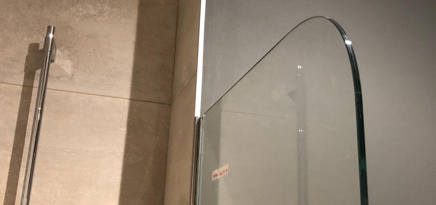 Baño Estilo clasico Color beige  diseñado por ReNOVAforma | Gremio | Copyright ReNOVAforma