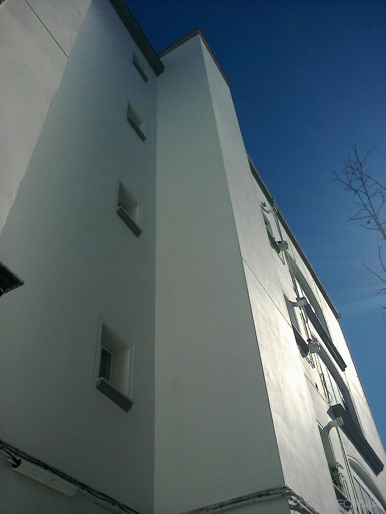 Exterior Estilo contemporaneo Color blanco, gris  diseñado por AGM Estudio de Arquitectura y Urbanismo. Arquitecto Antonio Gómez Mora | Arquitecto | Copyright Fotografía de Antonio Gómez Mora, arquitecto