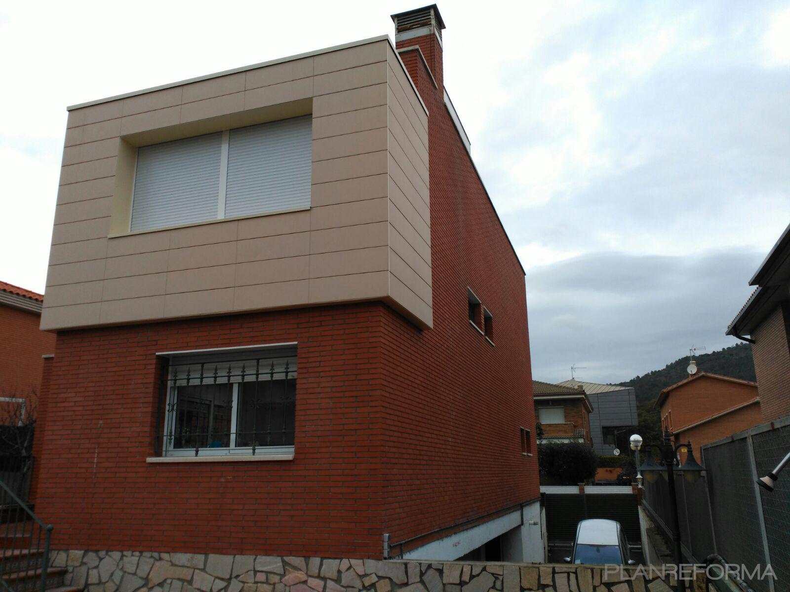 Patio, Exterior, Jardin Estilo moderno Color beige, marron, blanco  diseñado por mar batuecas | Gremio | Copyright Mar Batuecas