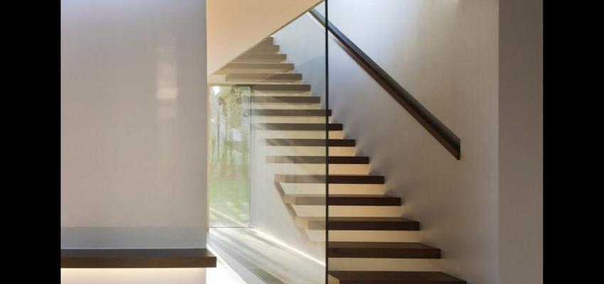 Escalera Estilo contemporaneo Color azul oscuro  diseñado por JOIBARCELONA3 | Arquitecto | Copyright biodiseños