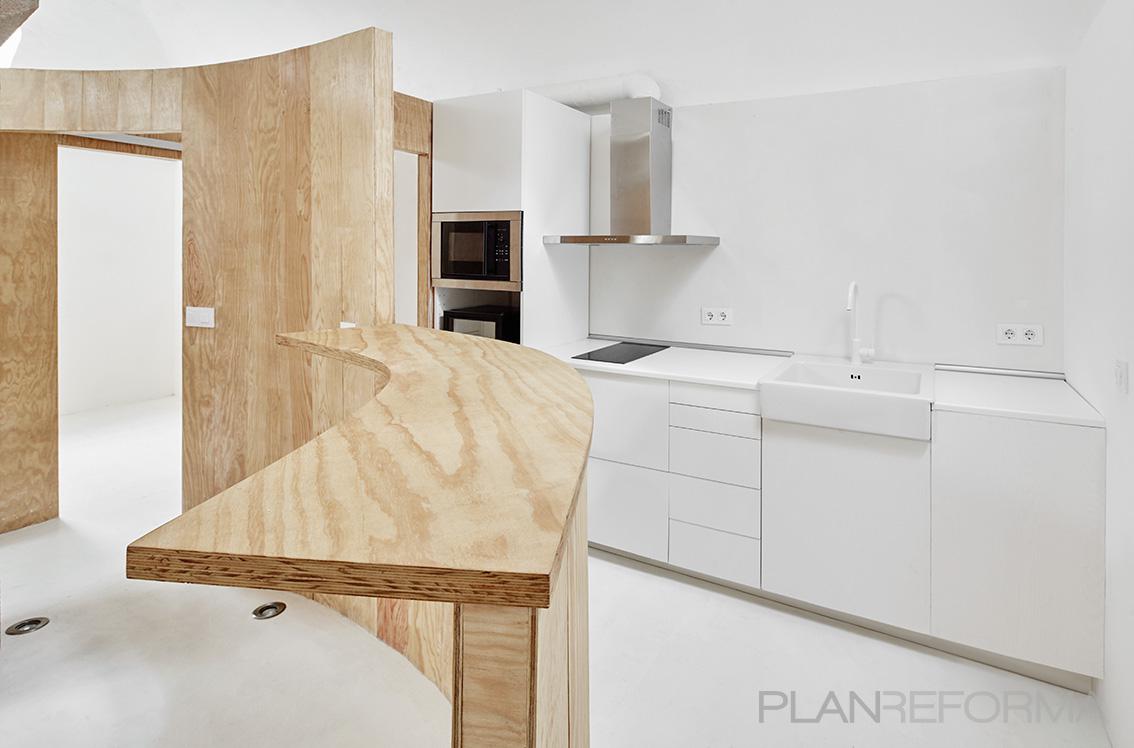 Cocina Estilo contemporaneo Color marron, blanco, negro, plateado  diseñado por Raúl Sánchez Architects | Arquitecto 