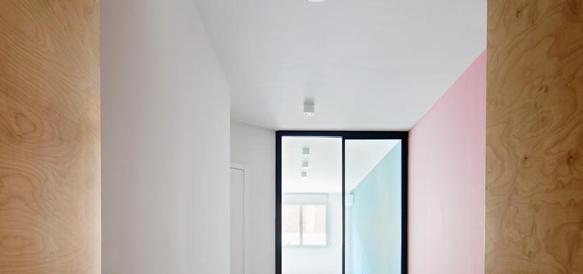 Dormitorio Estilo moderno Color rosa, turquesa, marron  diseñado por Raúl Sánchez Architects | Arquitecto | Copyright jose hevia