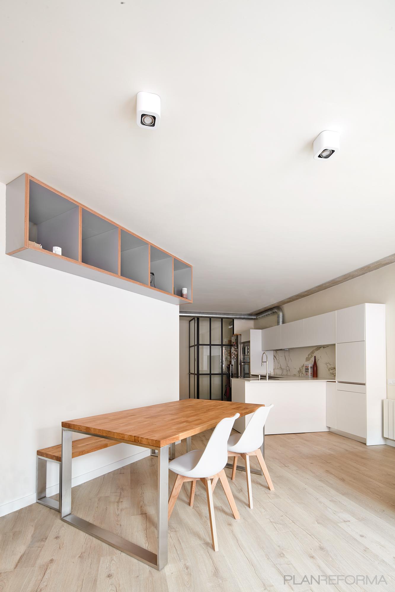 Comedor Estilo contemporaneo Color marron, blanco, gris  diseñado por Raúl Sánchez Architects | Arquitecto | Copyright Jose Hevia
