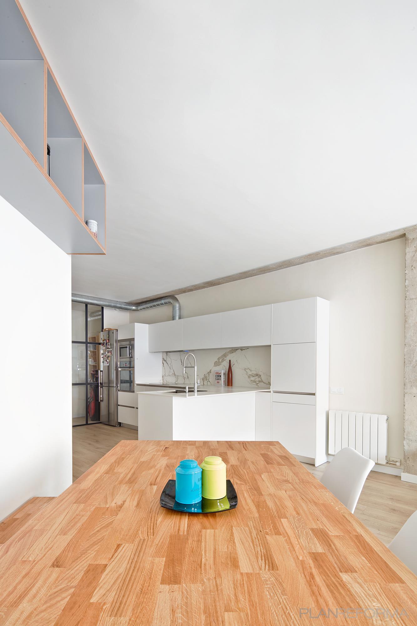 Comedor, Cocina Estilo contemporaneo Color marron, blanco, gris  diseñado por Raúl Sánchez Architects | Arquitecto | Copyright Jose Hevia