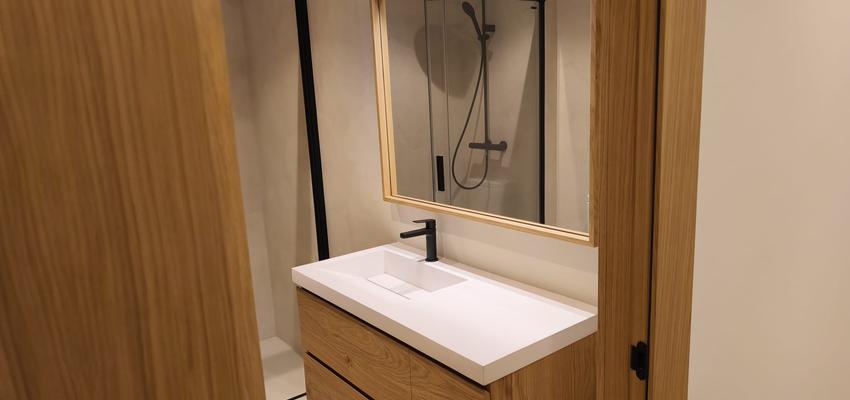 Baño Estilo moderno Color marron  diseñado por Renova Fácil | Reformista, constructor | Copyright RenovaFácil