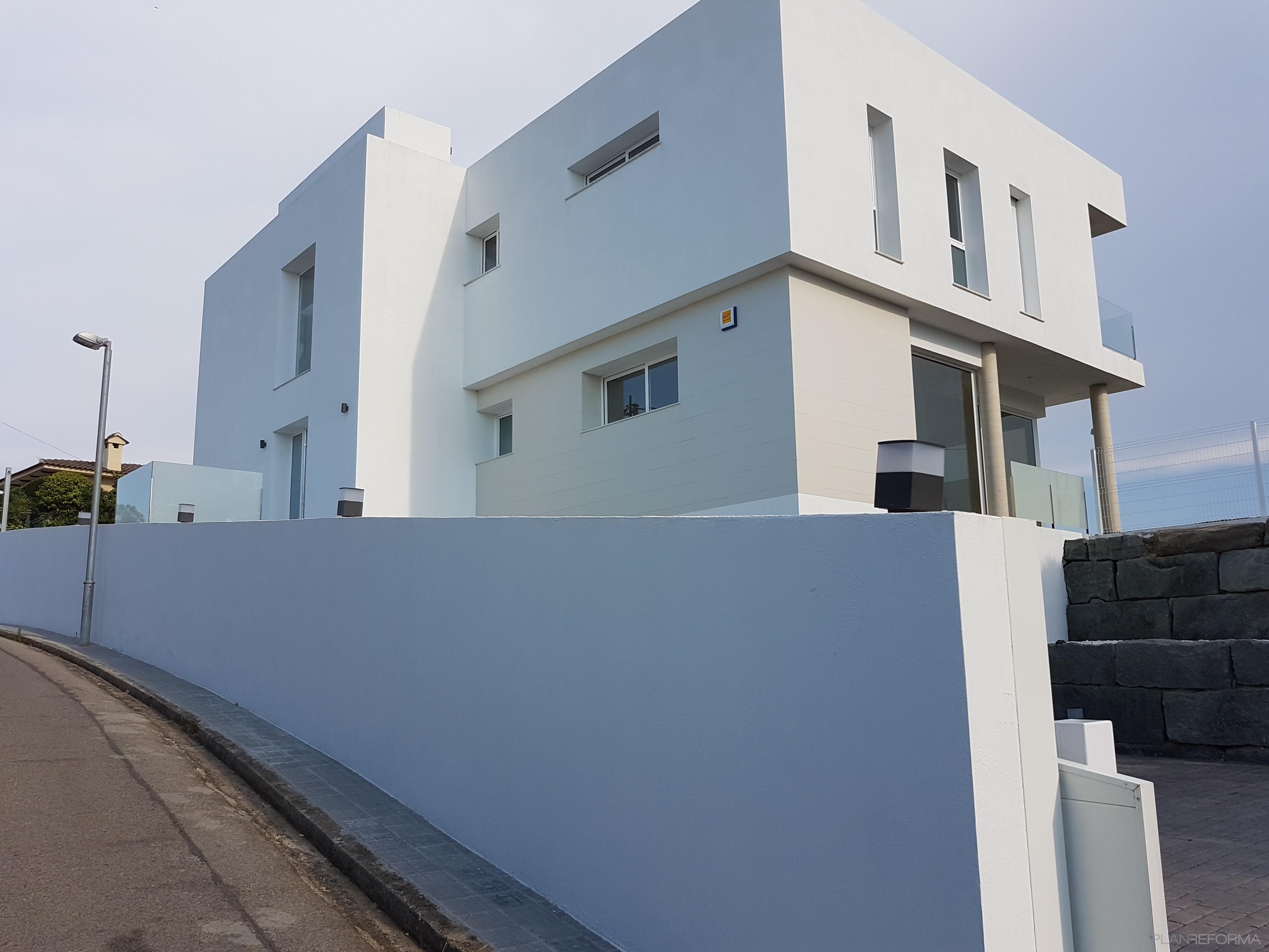 Exterior Estilo moderno Color blanco, gris, plateado