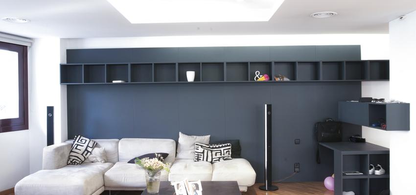 Salon Estilo contemporaneo Color blanco, negro  diseñado por Pablo Núñez Casamor | Arquitecto | Copyright Estudio tinto