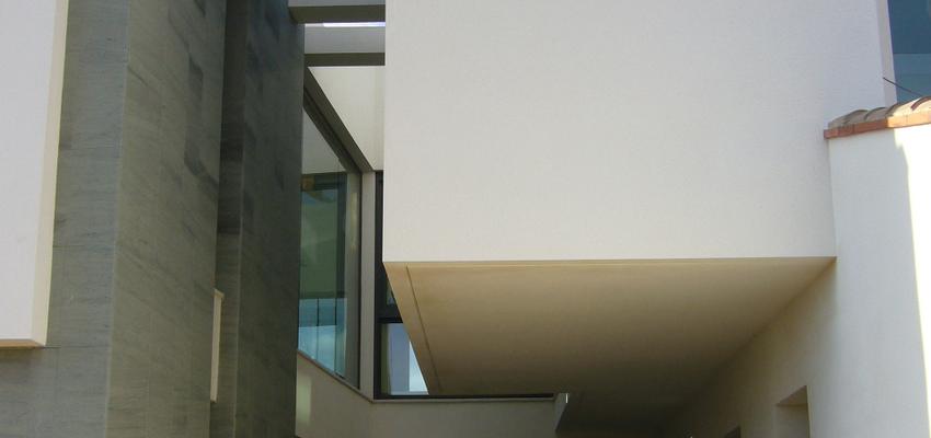 Terraza, Salon, Exterior Estilo contemporaneo Color amarillo, verde, blanco  diseñado por Pablo Núñez Casamor | Arquitecto | Copyright Estudio tinto