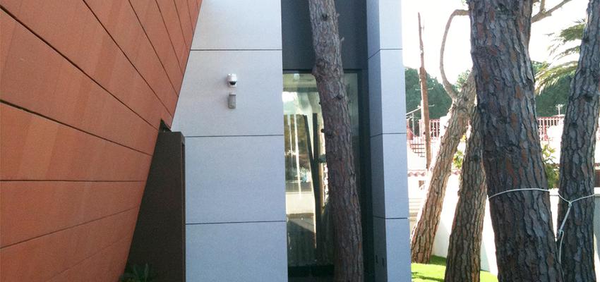 Recibidor, Exterior Estilo contemporaneo Color ocre, blanco, gris  diseñado por Pablo Núñez Casamor | Arquitecto | Copyright Estudio tinto