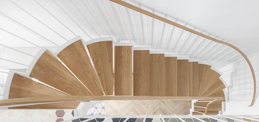 Comedor, Cocina, Escalera Estilo contemporaneo Color azul, marron, plateado  diseñado por PIANO PIANO STUDIO | Arquitecto | Copyright Milena Villalba