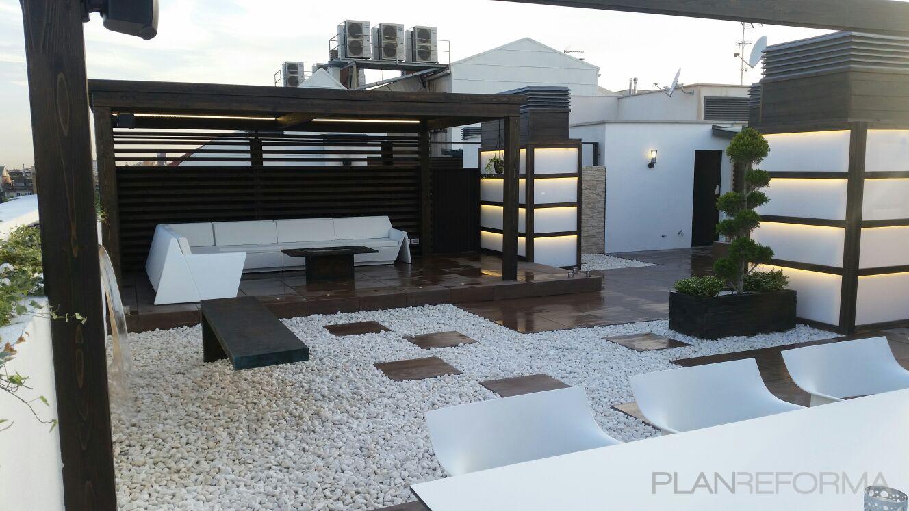 Terraza Estilo moderno Color marron, blanco  diseñado por Ipsum tecnics | Gremio | Copyright Terraza IPSUM