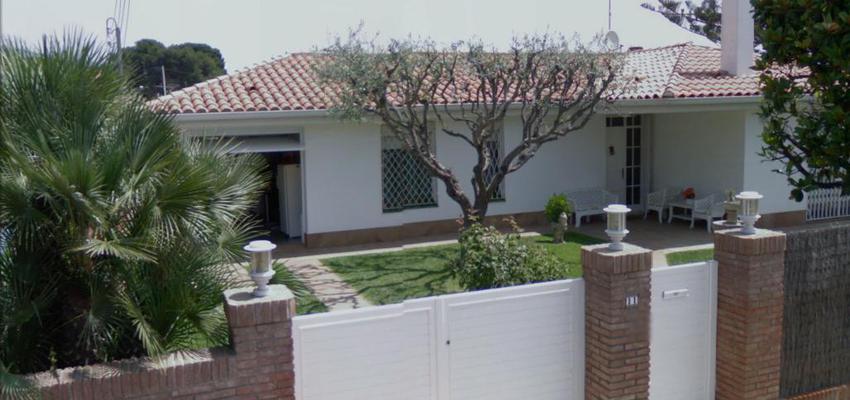 Patio, Exterior style contemporaneo color marron, blanco  diseñado por Ferran Leal Permisain | Arquitecto 