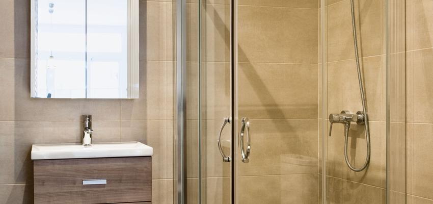 Baño Estilo mediterraneo Color beige, marron  diseñado por Estudi de Arquitectura & Eficiencia Energètica GPA S.L | Arquitecto Técnico 