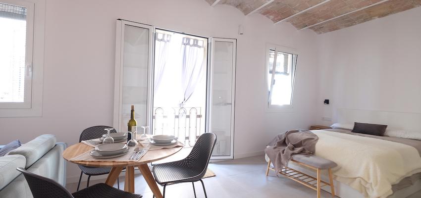 Loft Estilo mediterraneo Color beige, blanco, gris  diseñado por Estudi de Arquitectura & Eficiencia Energètica GPA S.L | Reformista, constructor 