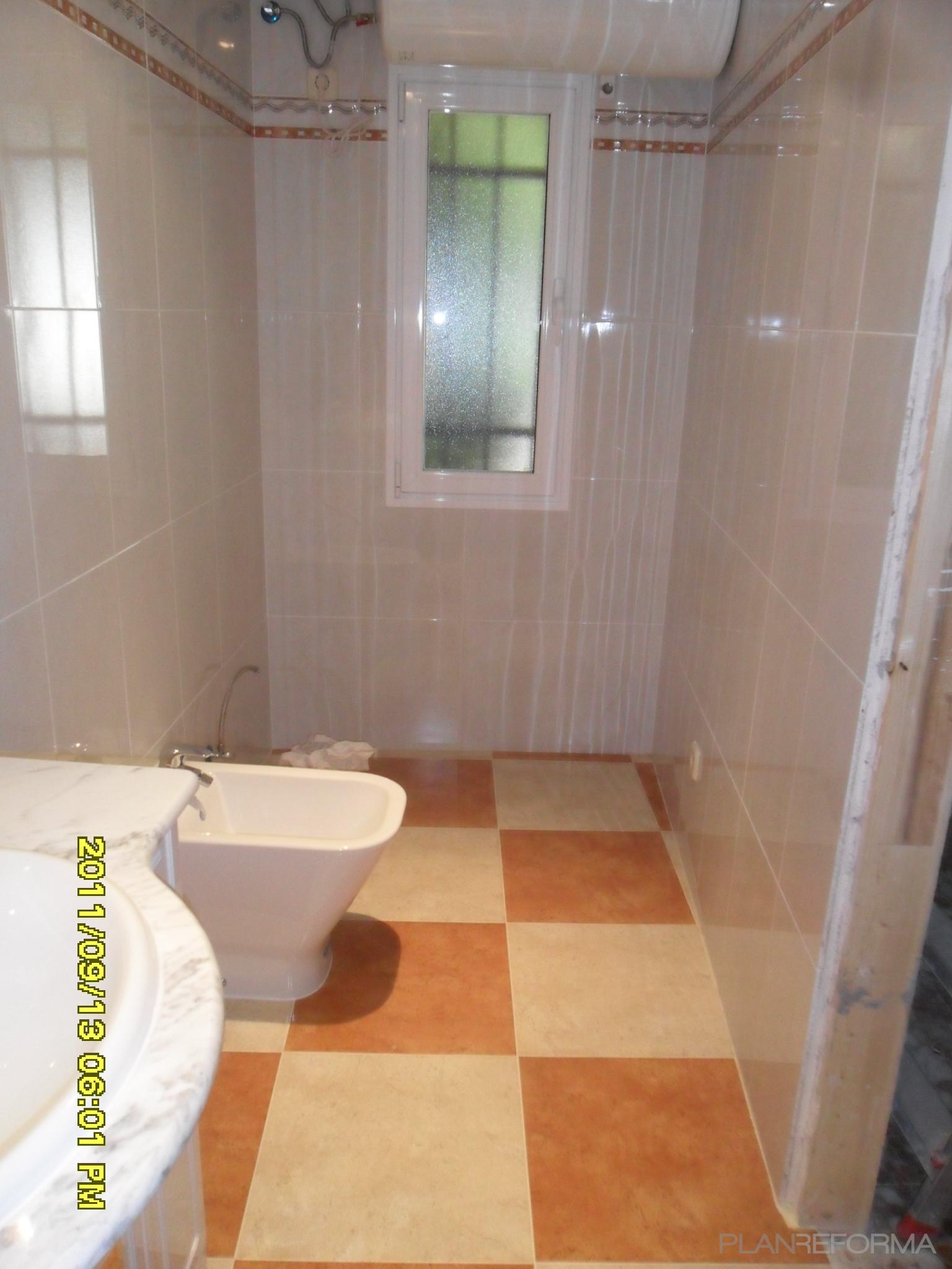 color beige, marron, blanco  diseñado por Ciprian Surtea | Gremio 