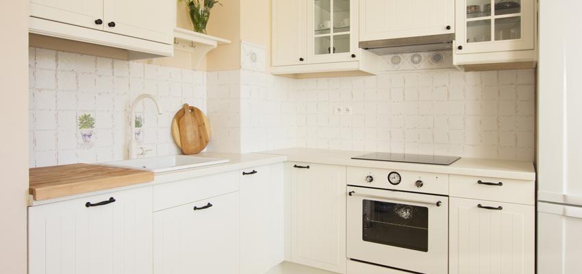 Cocina Estilo clasico Color beige, blanco  diseñado por Arte en Baño | Gremio | Copyright Arte en Baño y Cocina