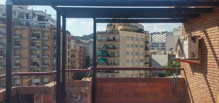 Porche, Exterior, Jardin Estilo moderno Color negro  diseñado por MKServeis | Gremio 