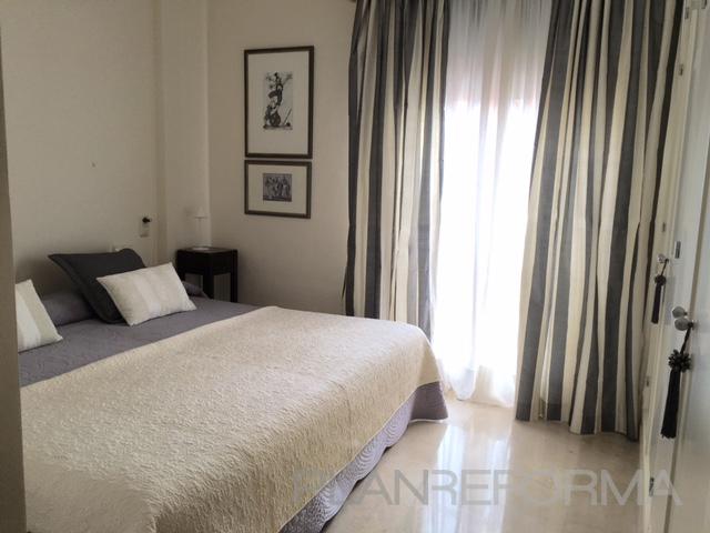 Dormitorio Estilo moderno Color rosa