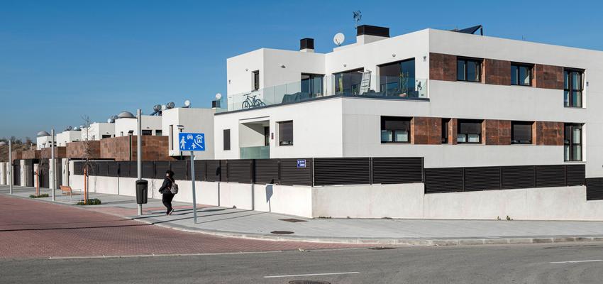 Terraza, Exterior Estilo moderno Color marron  diseñado por AUNA-Arquitectos | Arquitecto | Copyright www.aunarquitectos.com