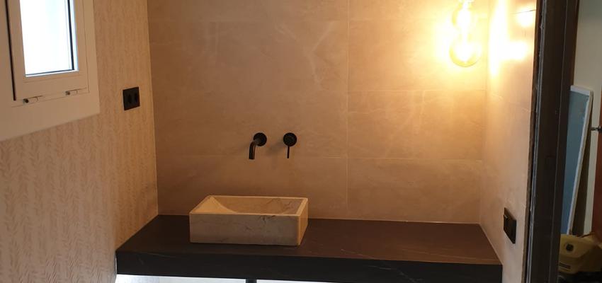 Baño, Vestibulo, Salón de belleza Estilo moderno Color verde, gris  diseñado por POL | Reformista, constructor | Copyright La foto es mía.