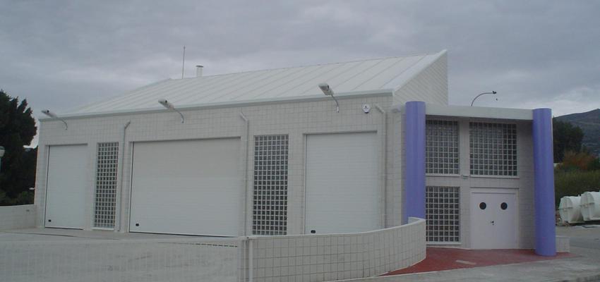 Recibidor, Exterior style moderno color azul, blanco  diseñado por Francisco Emilio Gálvez Rodríguez | Arquitecto Técnico 