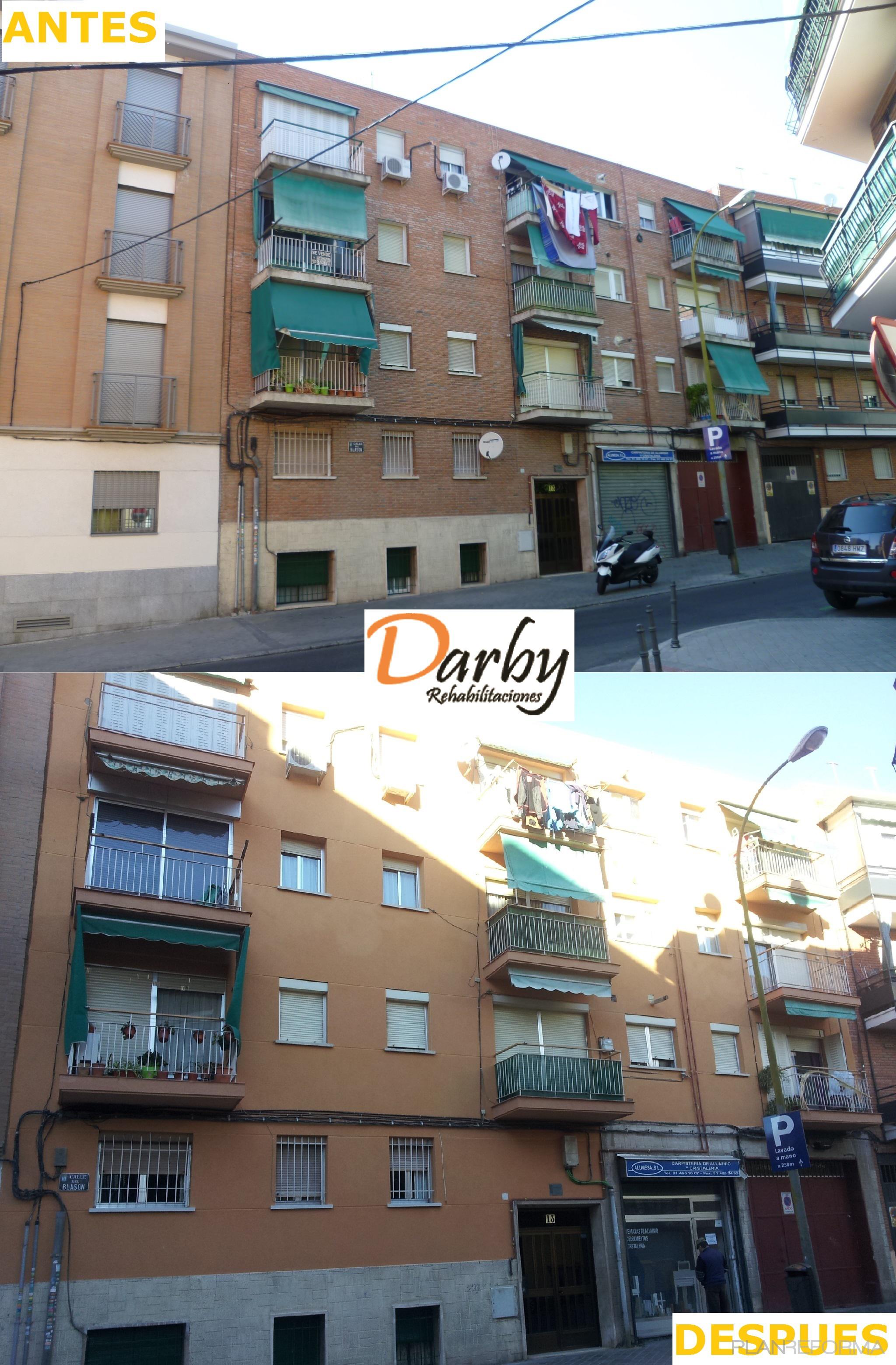Exterior style tradicional color marron, gris  diseñado por Darby Rehabilitaciones | Gremio | Copyright Darby Rehabilitaciones, S.L.