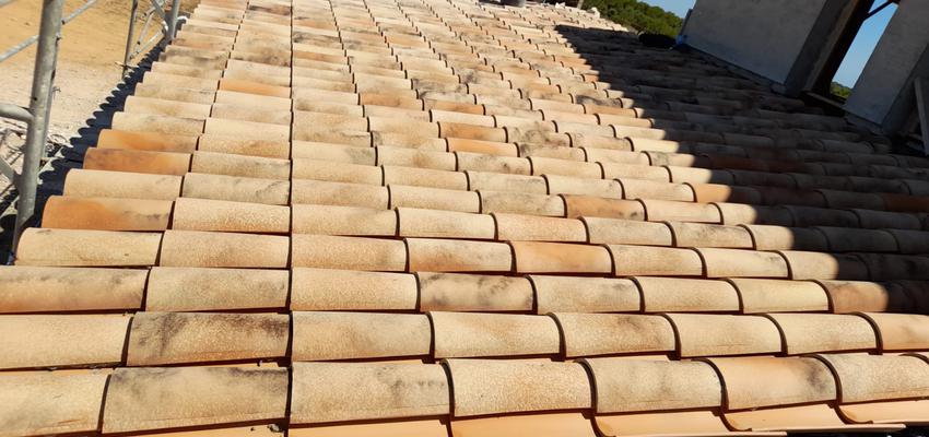 Exterior Estilo rustico Color ocre  diseñado por ANTONIO BERGAS | Gremio 