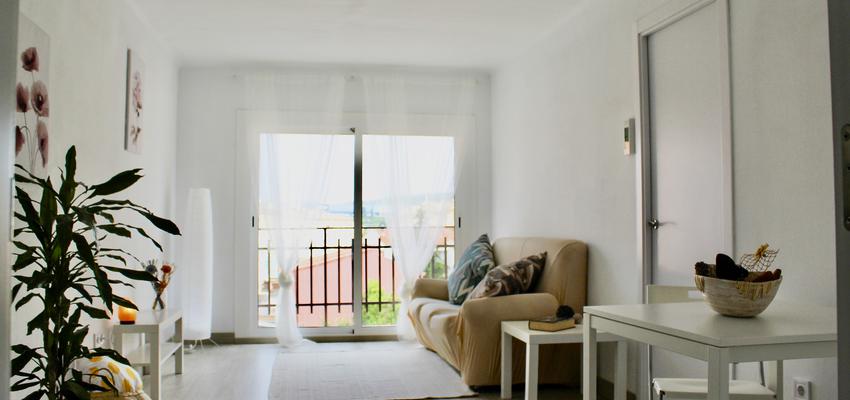 Comedor Estilo moderno Color blanco, gris  diseñado por Reformas MYC | Gremio | Copyright Propietario