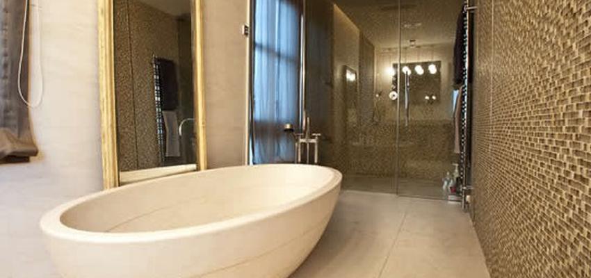 Baño Estilo clasico Color ocre, plateado, bronce  diseñado por Habitium SL | Gremio 