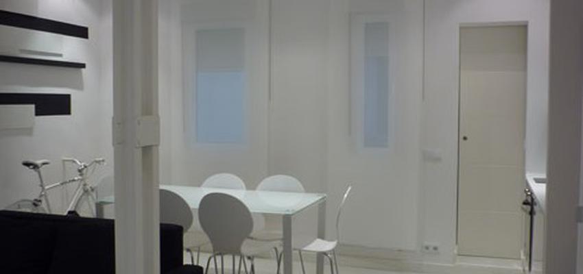 Comedor Estilo moderno Color gris, negro, plateado  diseñado por Habitium SL | Gremio 