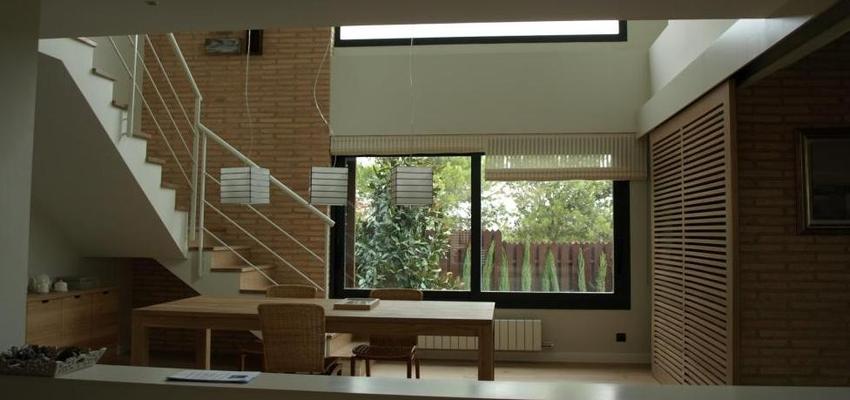 Comedor style moderno color marron, beige, blanco, negro  diseñado por Nicolás Serrano Aulló | Arquitecto | Copyright Nicolás Serrano Aulló