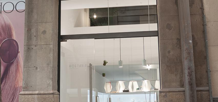 Tienda Estilo contemporaneo Color beige, beige, plateado  diseñado por adosar | Gremio | Copyright ©adosar