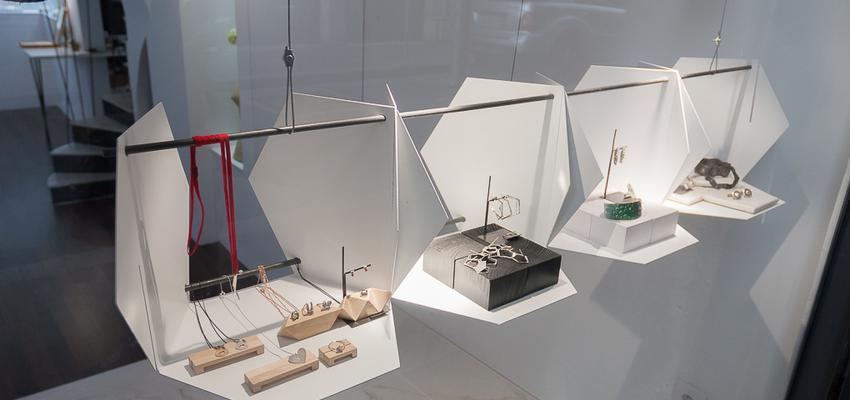 Tienda Estilo vanguardista Color beige, gris, plateado  diseñado por adosar | Gremio | Copyright ©adosar