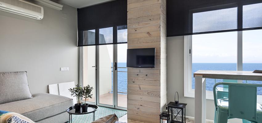 Salon Estilo mediterraneo Color turquesa, azul oscuro, beige  diseñado por Dröm Living | Interiorista | Copyright Dröm Living