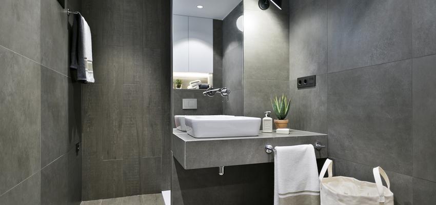 Baño Estilo moderno Color blanco, gris, gris  diseñado por Dröm Living | Interiorista 