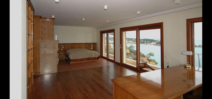 Dormitorio style clasico color marron, marron, blanco  diseñado por VERNICE Painting Service | Gremio 