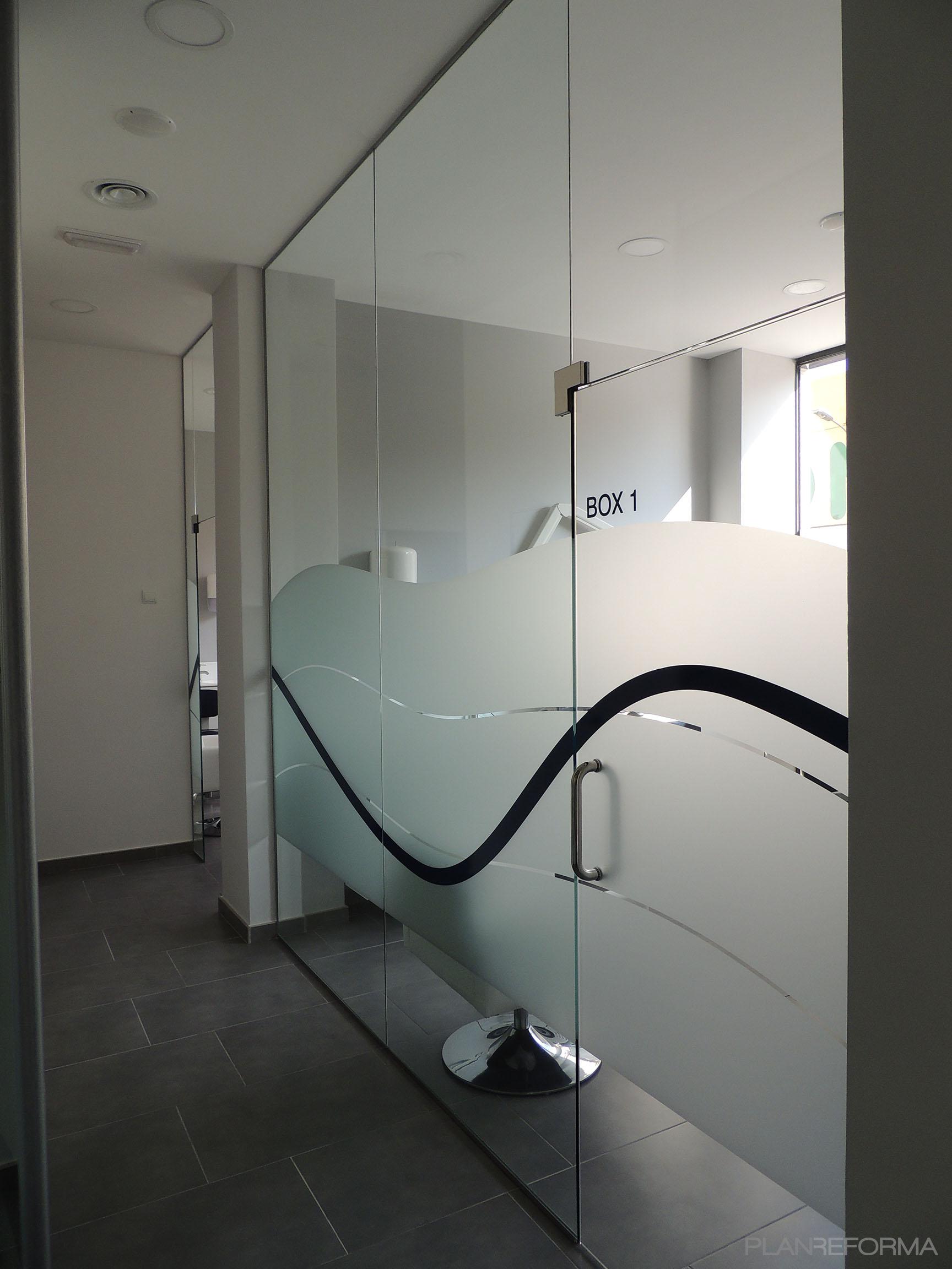 Oficina style contemporaneo color gris  diseñado por Batros Arquitectes | Arquitecto 