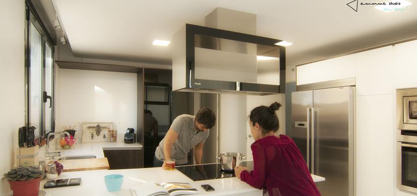 Comedor, Cocina style contemporaneo color beige, blanco, negro  diseñado por emmme studio | Arquitecto | Copyright emmme studio